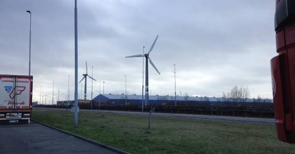 Uitgeschakelde windmolen Ritthem is spontaan gaan draaien; rem werkt niet (video) - PZC