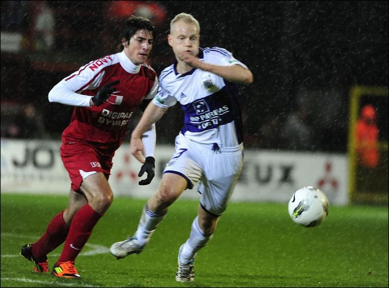 Anderlecht wint lastige match op Kortrijk na lichte penalty | Jupiler Pro League | Sport | HLN