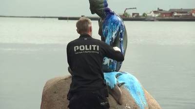 Beeld van Kleine Zeemeermin weer besmeurd