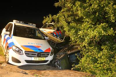 Man (28) uit Tiel zonder rijbewijs opgepakt na wilde achtervolging Zaltbommel, reed met 120 per uur 
