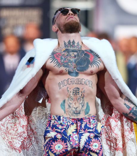 Volop Stennis Bij Aankomst Mcgregor En Mayweather In Vegas Mayweather Vs Mcgregor Ad Nl