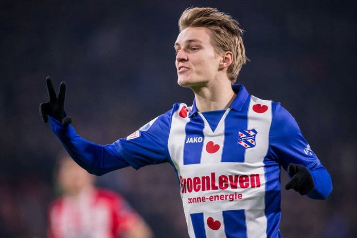 Martin Ødegaard in het shirt van sc Heerenveen.