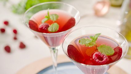 78. Veggie dumplings & pink iced tea met rozenbottel (Tess Goossens)