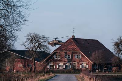 Defensie keert schadeclaims uit na laagvliegoefening legerheli's
