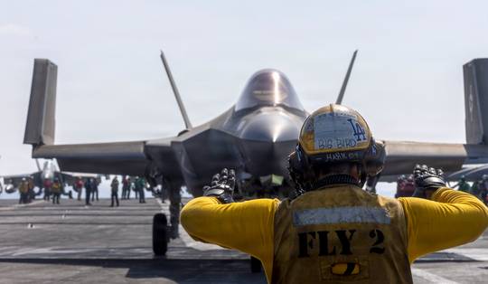 ‘We hebben die drones genomen en verbeterd door er wat ‘Made in America’ aan toe te voegen’: VS kopiëren Iraanse wapens en zetten ze in tegen Iran