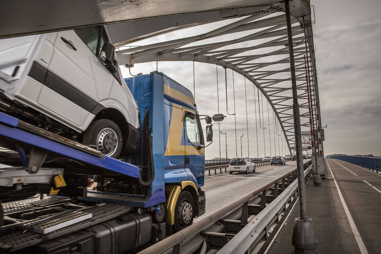 Merwedebrug Kan Alle Vrachtwagens Niet Meer Aan Trouw