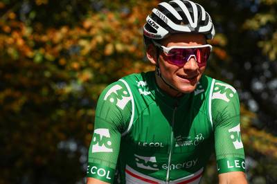 Van der Poel herovert leiderstrui in tijdrit