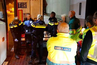 Elf verstekelingen gevonden in vrachtauto bij Bladel