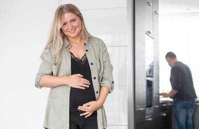 Zieke Chantal (27) uit Ede lijkt zwanger maar wil dat juist graag zijn