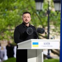 Zelensky in gesprek met Amerikaanse gezanten om ‘diplomatie nieuw leven in te blazen’ • Kiev wil spoedzitting VN-Veiligheidsraad na Russische bombardementen in Zwarte Zee