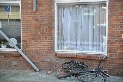 Fietser vliegt door ruit van woning na opzettelijke aanrijding in Breda