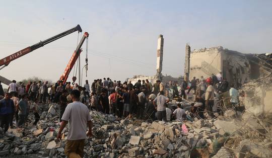 ▶ Nieuwe video toont hoe Amerikaanse Tomahawk-raket inslaat op basis naast meisjesschool Iran