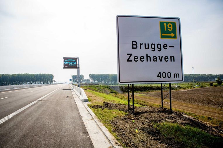 According to councilor Jean-Marie De Plancke, the 'Brugge - Zeehaven' sign should be 'Haven Zeebrugge'.