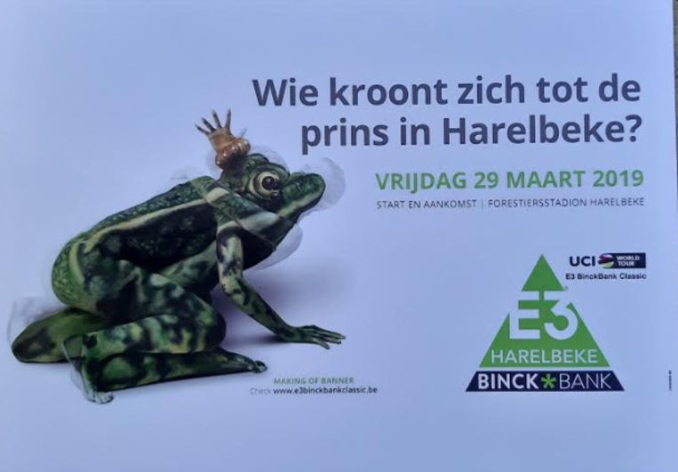 E3 Moet Banner Met Twee Gebodypainte Vrouwen Intrekken Van Uci