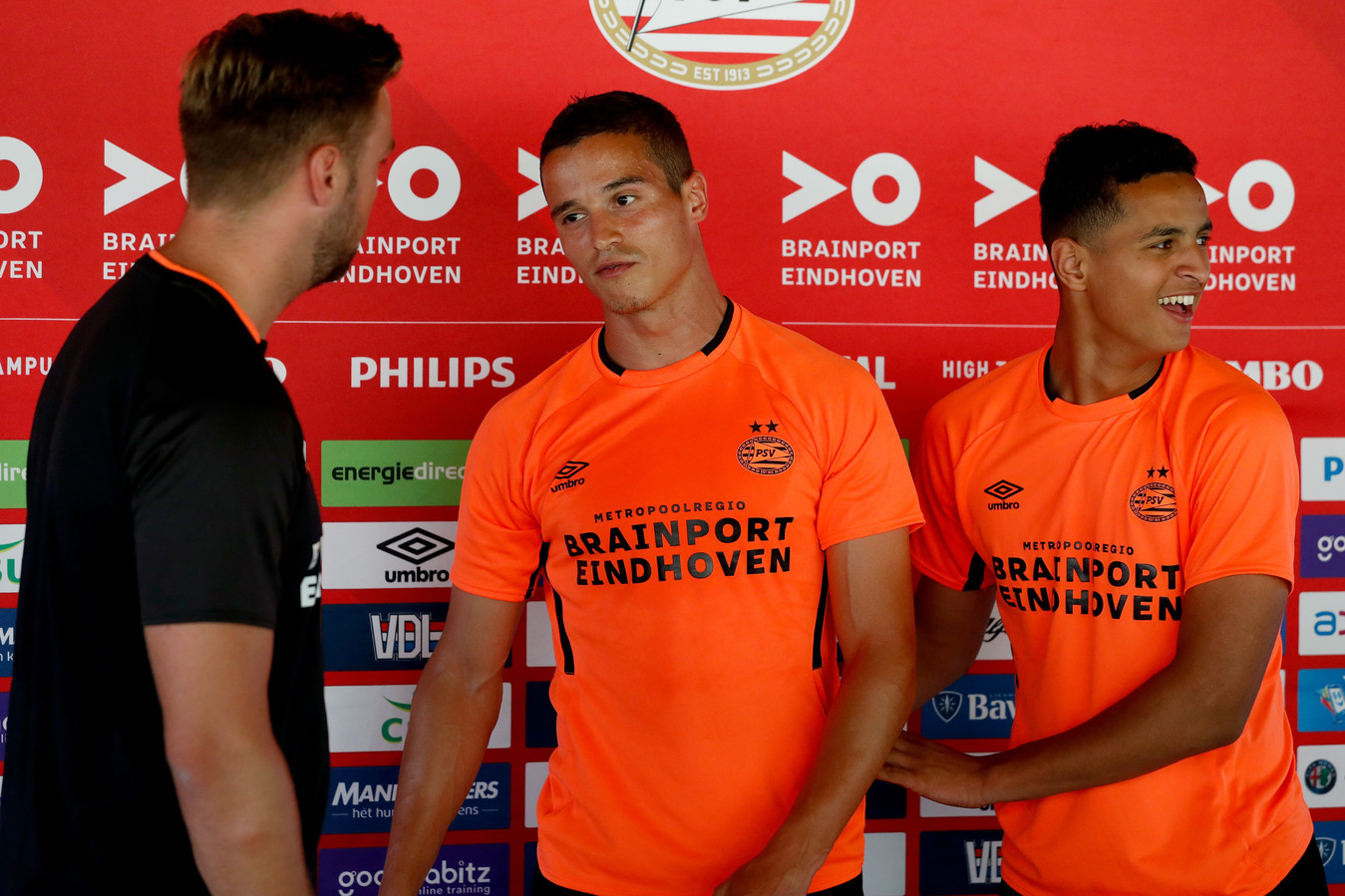 Résultat de recherche d'images pour "afellay ihattaren"