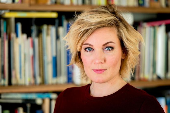 Dertiger Marlijn Weerdenburg Blijft Dolende Show Bd Nl
