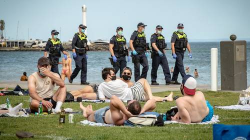 Wat raden experts uit drie landen die het wél goed doen ons aan? “Luisteren naar wetenschap, niet naar politiek”