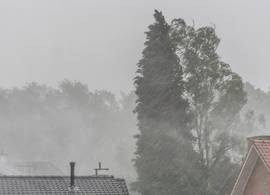 KNMI roept op om donderdag thuis te werken vanwege storm Ciarán