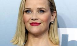 Ultrazachte huid à la Reese Witherspoon? Dit is de budgetvriendelijke cleanser waar ze al jaren bij zweert 
