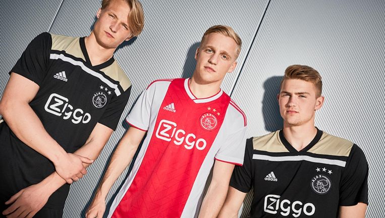 In Deze Shirts Speelt Ajax Komend Seizoen Het Parool