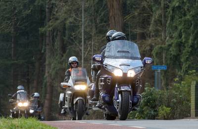 De Rijnridders openen het motorseizoen met een zonnige toer