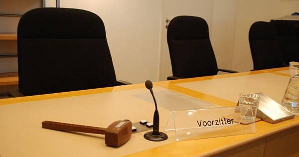 'Extreem uitzonderlijk': Man uit Sluis na 30 jaar vervolgd voor misbruik dochter - PZC