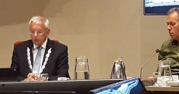 Burgemeester De Koning van Gennep stapt op om vertrouwensbreuk binnen het college - De Gelderlander