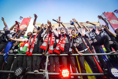 PSV-spelers genieten van de huldiging