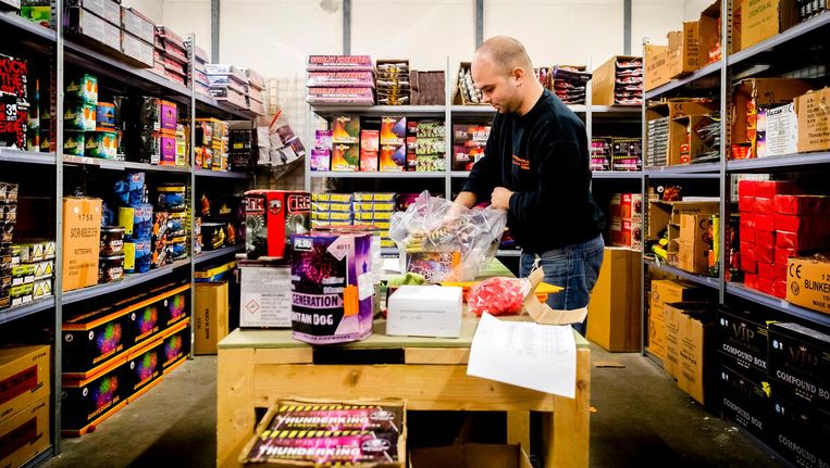 Waarom Kun Je Nooit Vuurwerk Kopen Op Zondag Het Parool