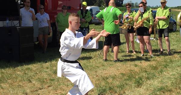 Altena Bruist bewegend van start