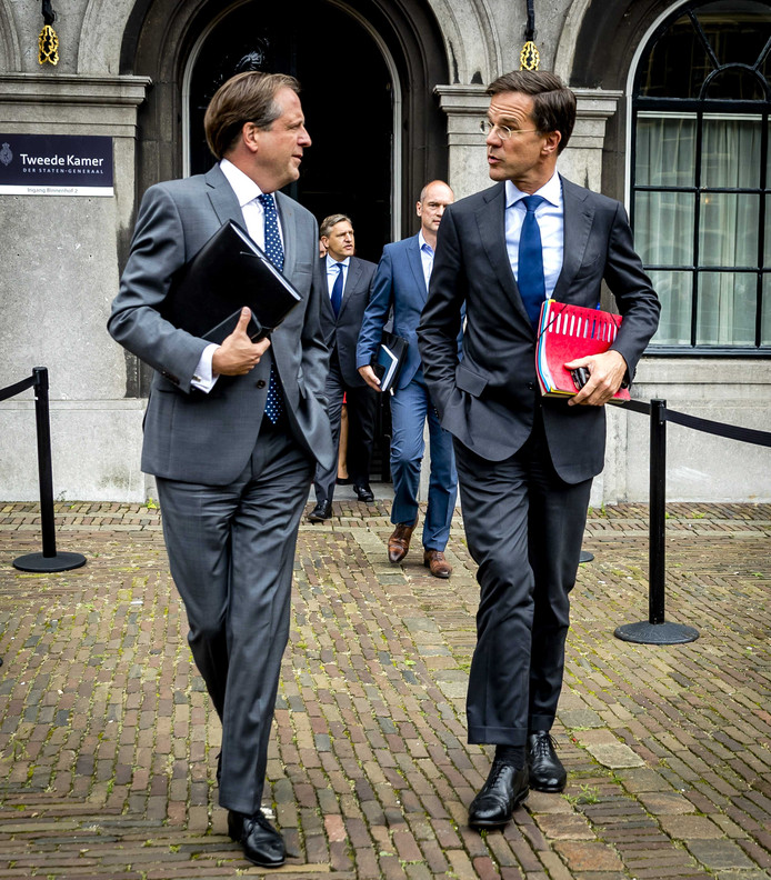 25.09.2017 - Alexander Pechtold (D66), Sybrand van Haersma Buma (CDA), Gert-Jan Segers (ChristenUnie) en Mark Rutte (VVD) op het Binnenhof tijdens een schorsing van de onderhandelingen voor de kabinetsformatie. © ANP