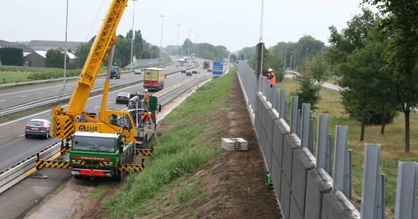 Géén nieuwe schermen langs A59 Elshout; wel erg stil asfalt - BD.nl