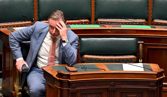 Een blauwe hoofdbreker: krijgt premier De Wever zijn btw-probleem nog opgelost?