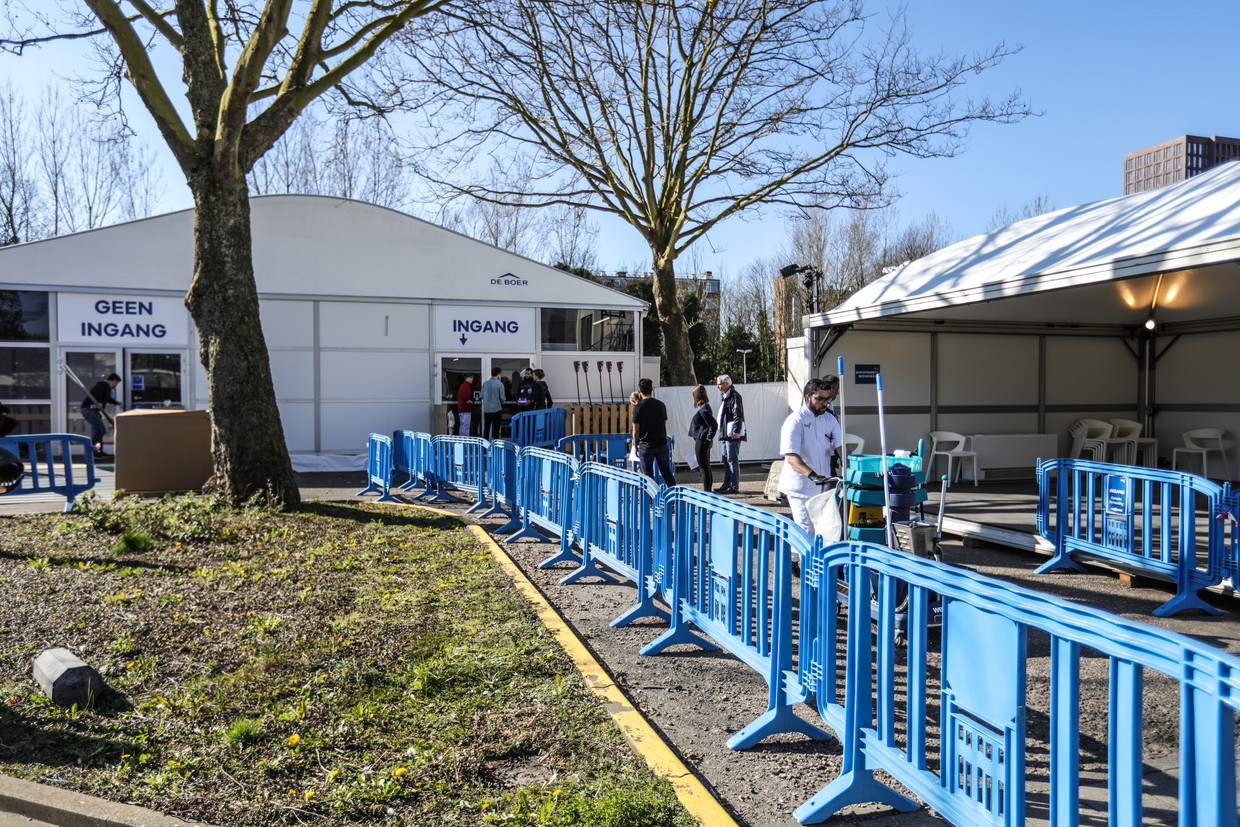 De Coronatent Bij Het Olvg Net Op Tijd Voor De Grote Toestroom Het Parool