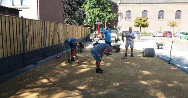 Jeu-de-boulesbanen in de maak in Langeweg