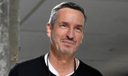 “Verkoop kledij pas wanneer ze écht gedragen wordt”: Dries Van Noten en collega’s stellen voor om modekalender drastisch te veranderen