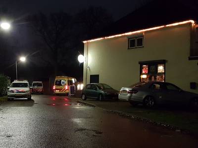 Man gewond aan been door vechtpartij in Wijchens café