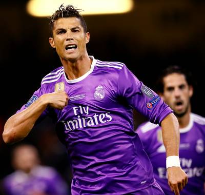Ronaldo blijft: 'Ik wil nog meer prijzen winnen met Real Madrid'