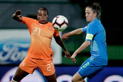 LIVE | Dekker laat na duel in het slot te gooien met derde treffer