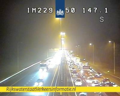 Vertragingen op A50 en A12 nemen af na drukke ochtendspits met ongelukken