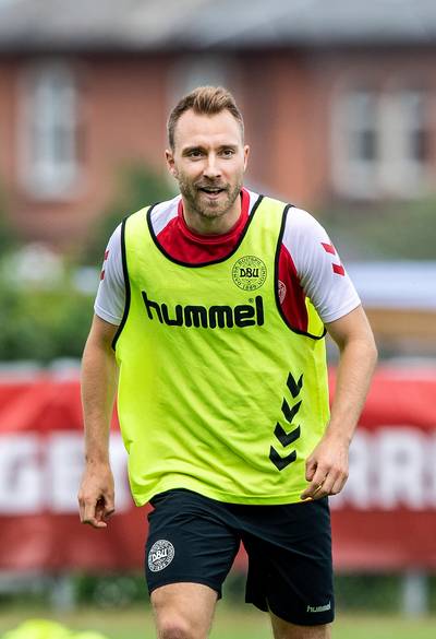 Aanstaande vader Eriksen mist Zweden - Denemarken