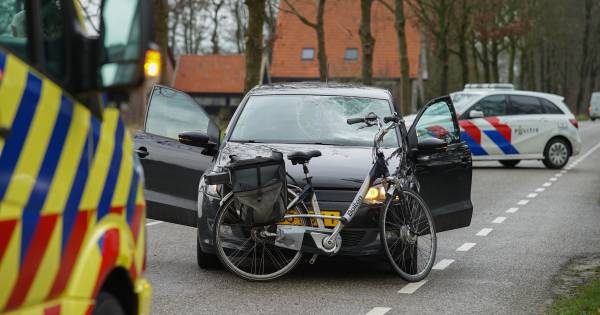Jonge vrouw gewond bij aanrijding tussen Olst en Diepenveen.