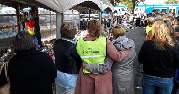 Osse scholen steunen docenten De Korenaer bij tocht naar herdenkingsplek - Eindhovens Dagblad