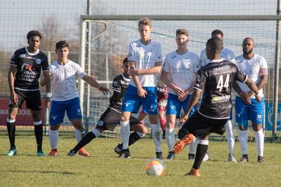 Chaos bij DFS: bestuur botst met sponsor, spelers weigeren te spelen