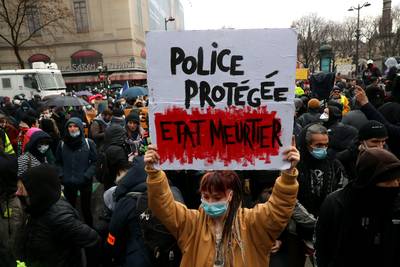 Derde weekend van protesten tegen omstreden veiligheidswet in Frankrijk, 142 mensen gearresteerd