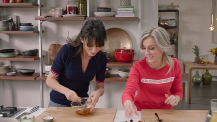 118. Quinoa energiekoekjes & spinazie-waterkerssoepje met spiesje van zoete aardappel