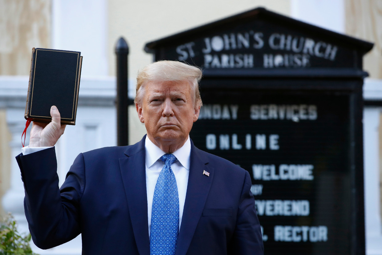 Trump laat vredevol protest opbreken met traangas en rubberkogels ...