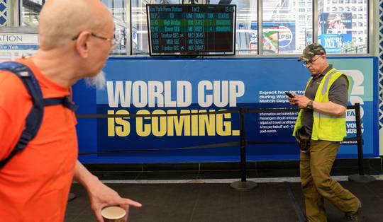 Het geweten blijft op de bank. Waarom dit WK voetbal zo weinig wrevel oproept