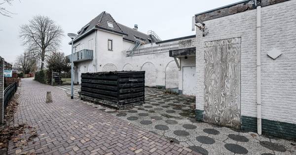 Schandvlek hotel Moors in Zeddam maakt plaats voor woningen