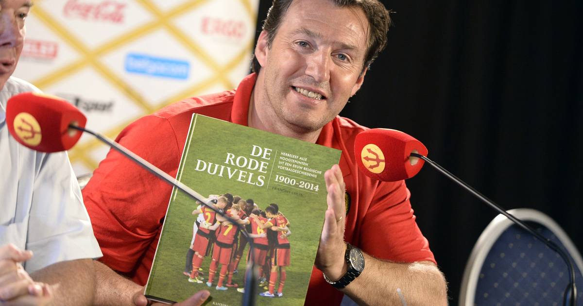 Geschiedenisboek 'De Rode Duivels 1900-2014' boven de ...